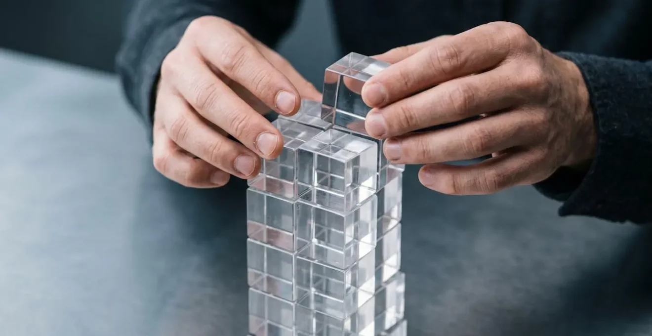 Représentation visuelle de l'équilibre délicat entre maximisation des revenus et gestion du risque en surréservation